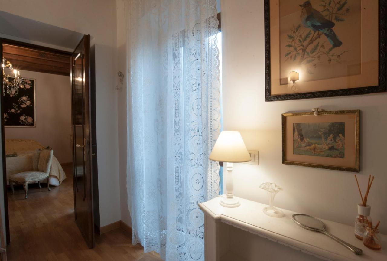 A Palazzo Fortebracci B&B Сутри Экстерьер фото